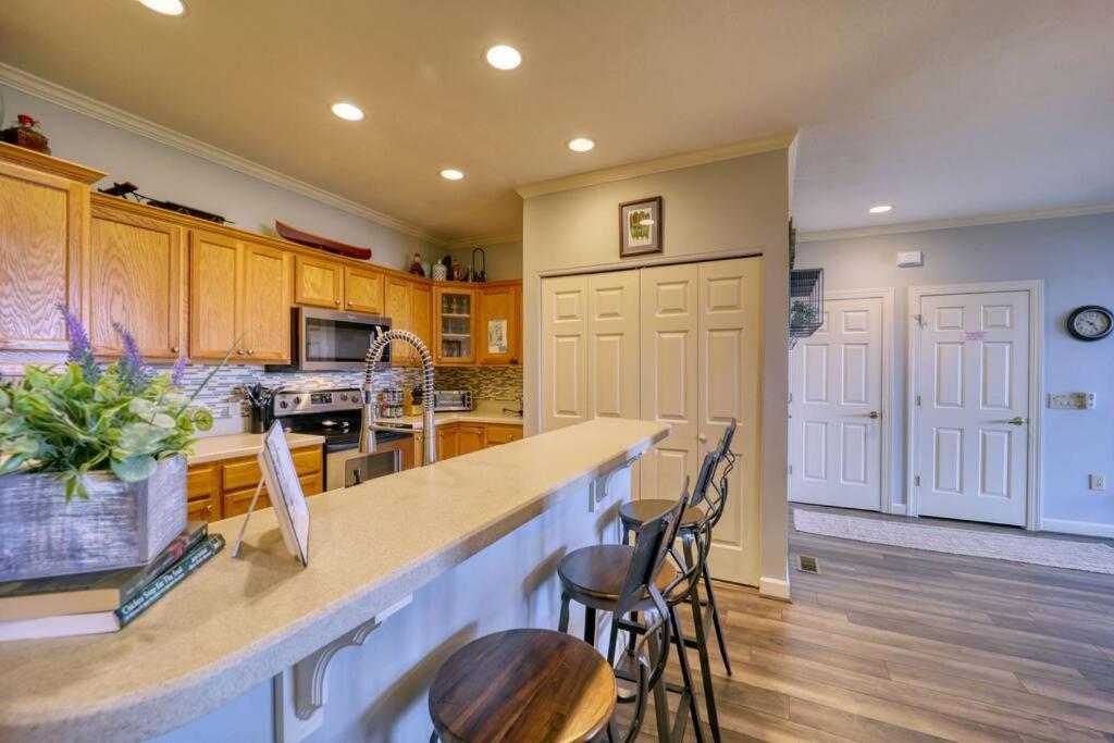 Bucket List Views Sugar Mountain Private Condo - 2Bed, 2Bath, Sleeps 6, Panoramic Views Of Mountains From Large Deck, Short Drive To Shopping, Restaurants, Cafes & Banner Elk Town Luaran gambar