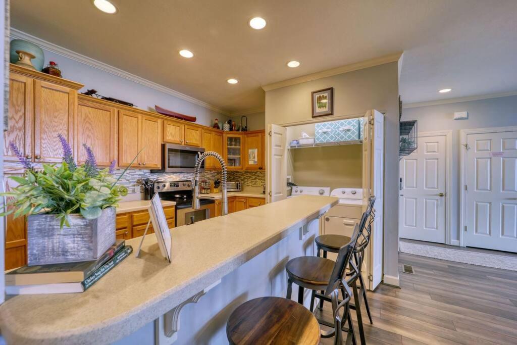 Bucket List Views Sugar Mountain Private Condo - 2Bed, 2Bath, Sleeps 6, Panoramic Views Of Mountains From Large Deck, Short Drive To Shopping, Restaurants, Cafes & Banner Elk Town Luaran gambar